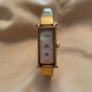 Gucci Ladies Bracelet Watch